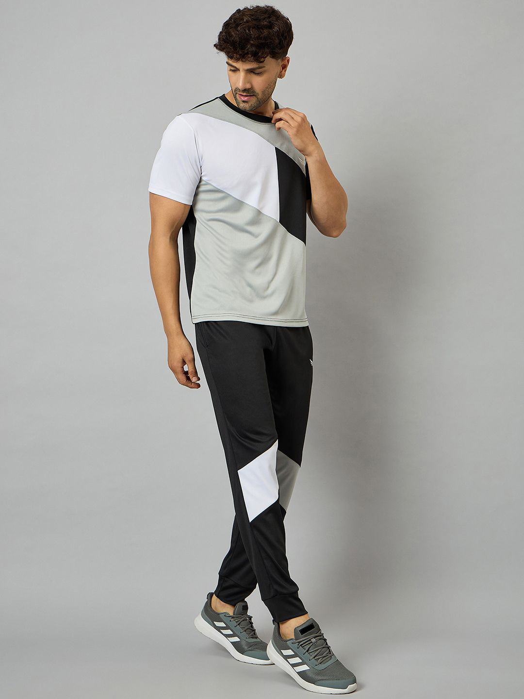 CHROME & CORAL Men Colour-Blocked Tracksuits