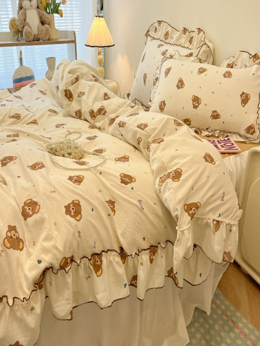 JC HOME Yellow & Violet 4 Pieces Cartoon Characters Printed Double King Bedding Set