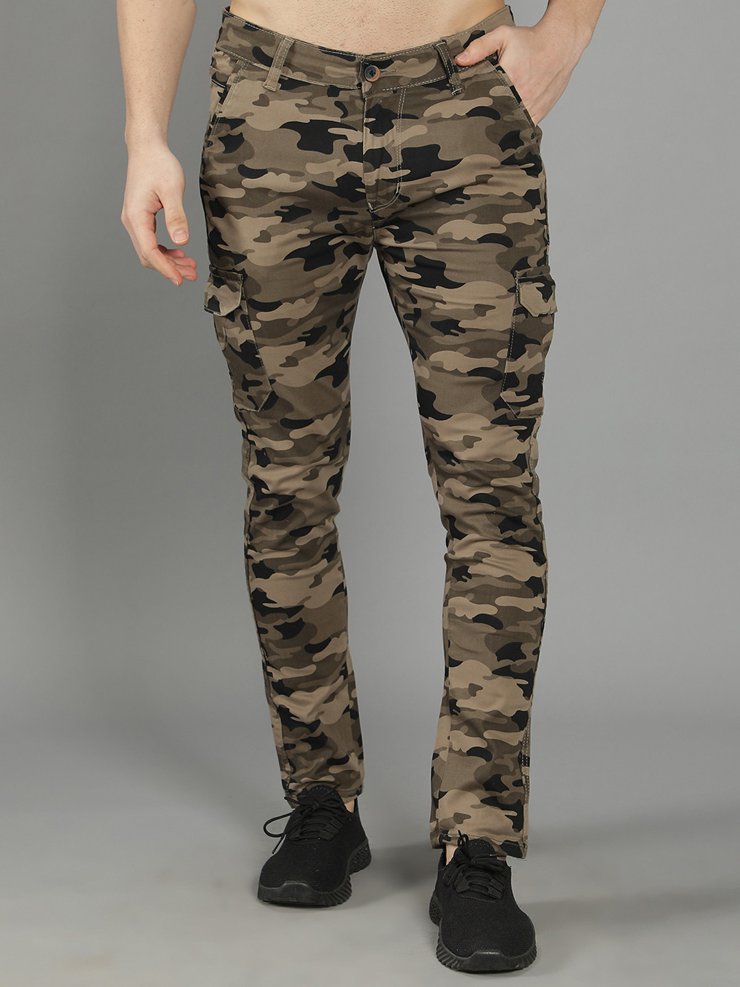 Hence Men Camouflage Printed Slim Fit Mid-Rise Easy Wash Cotton Cargos