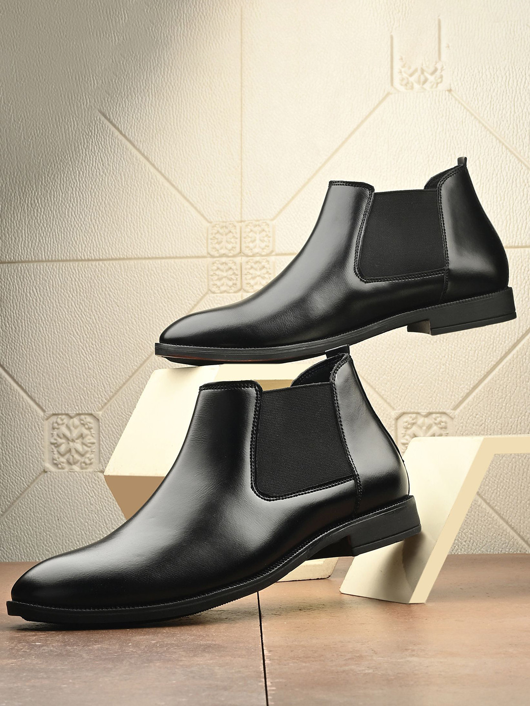 Vellinto Royal LUMOS Men Casual Chelsea Boots