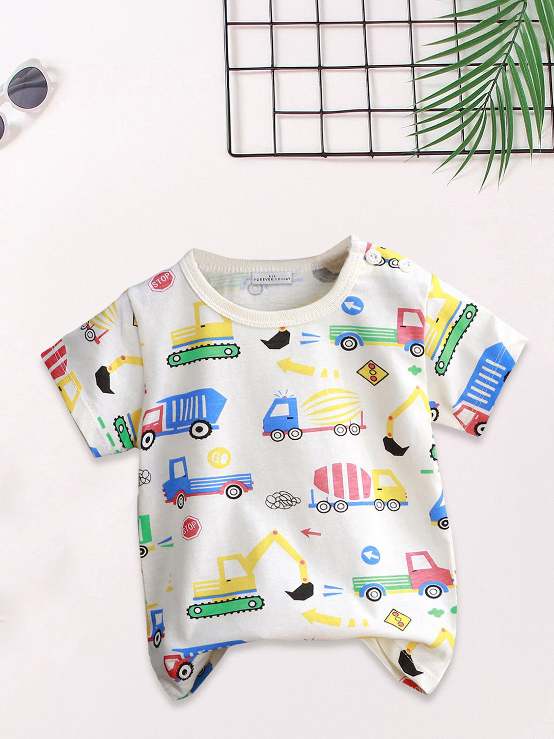 FOREVER FRIDAY Friday Girls Graphic Printed Round Neck T-shirt
