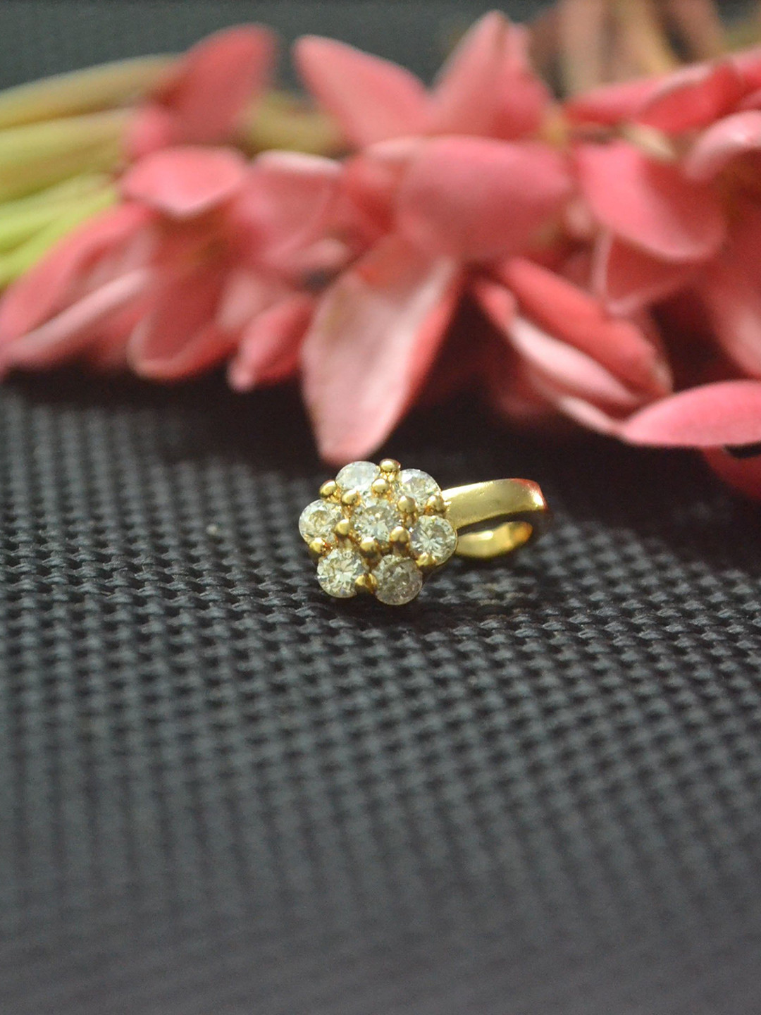 SHREEVARAM Rhodium-Plated Cubic Zirconia Stud Nosepin