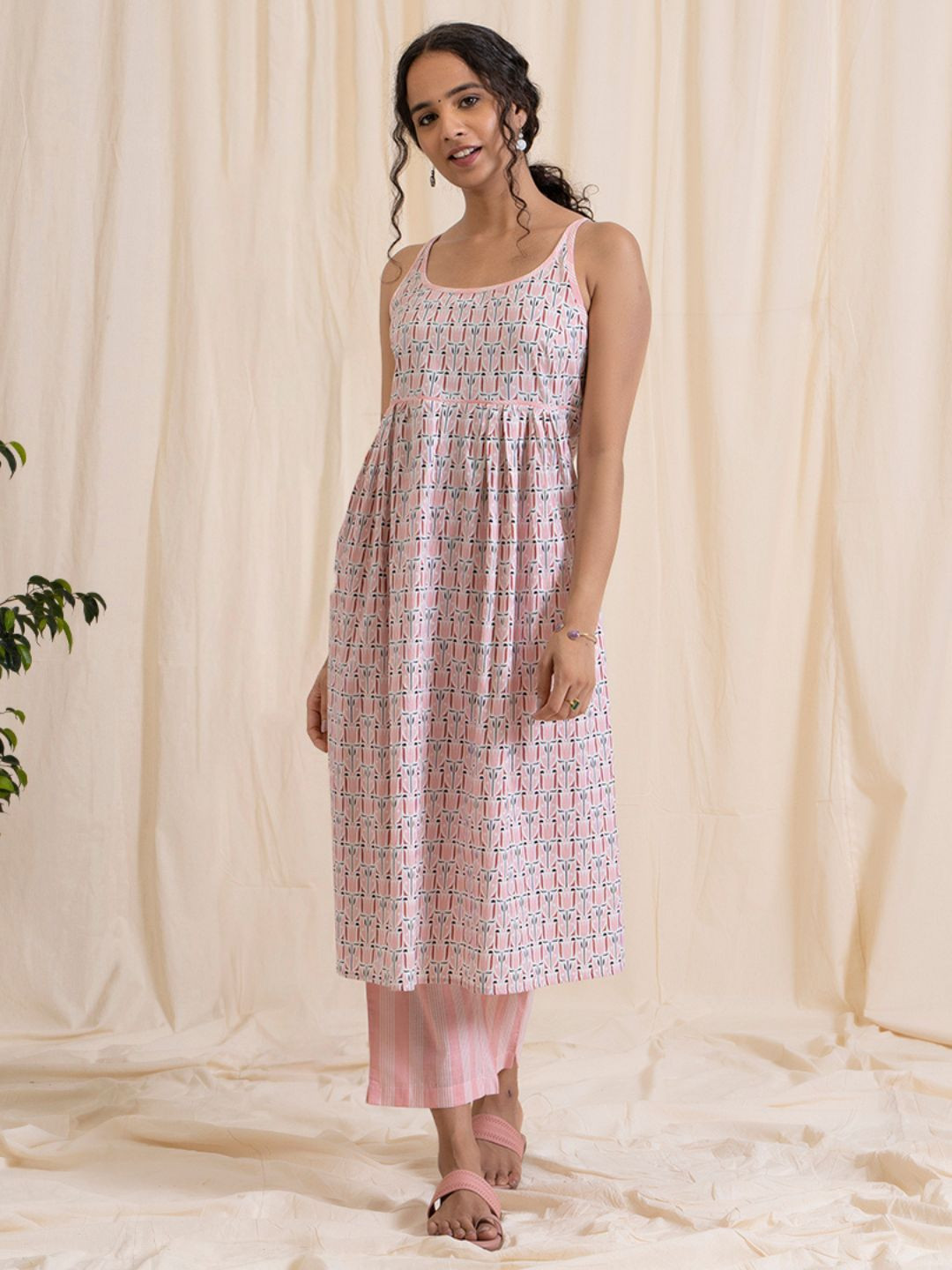 AKISO Women Floral Printed Daily Cotton A-Line Kurtas