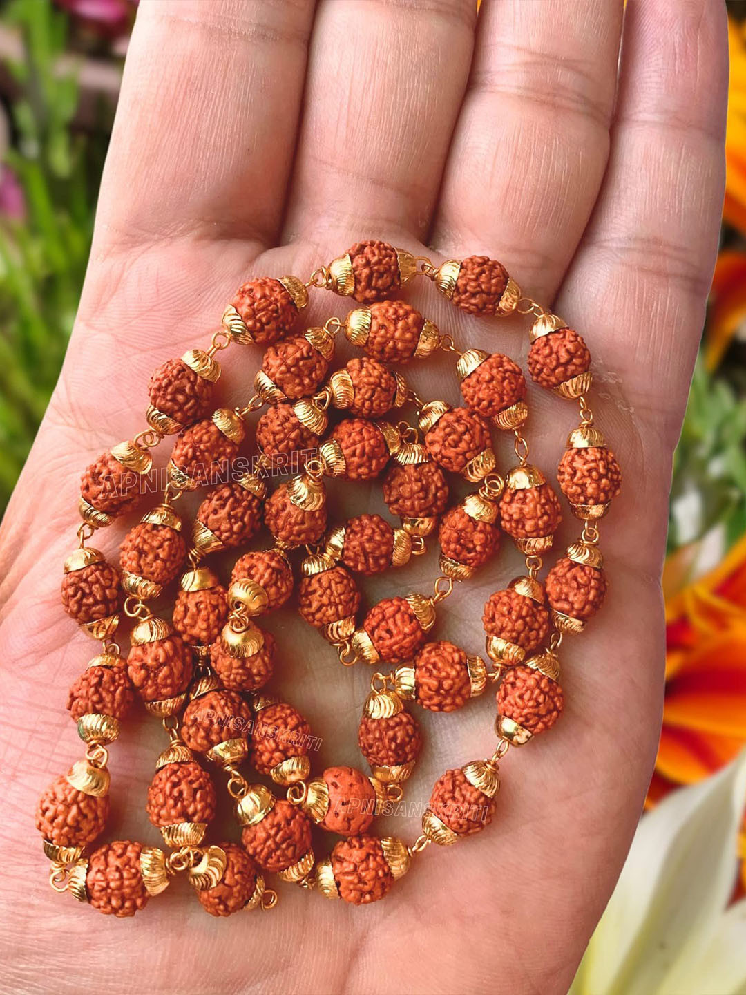 Apnisanskriti Unisex Rudraksha Golden Cap 7mm Mala