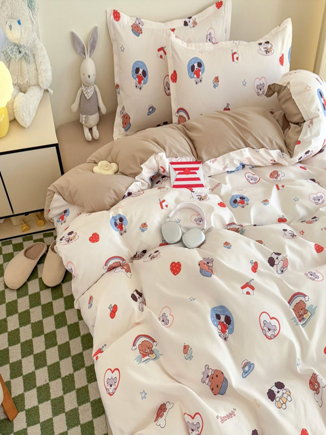 JC HOME Khaki & White 4 Pieces Cartoon Characters Double Extra Large Bedding Set