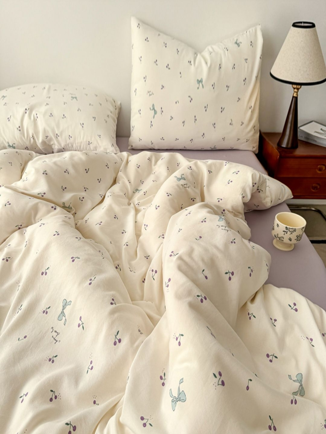 JC HOME Purple & Off White Printed Double Extra Large Regular Bedding Set