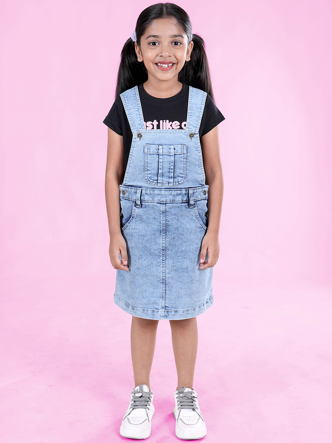 KiddoPanti Girls Chest Printed Round Neck T-Shirts & Dungaree