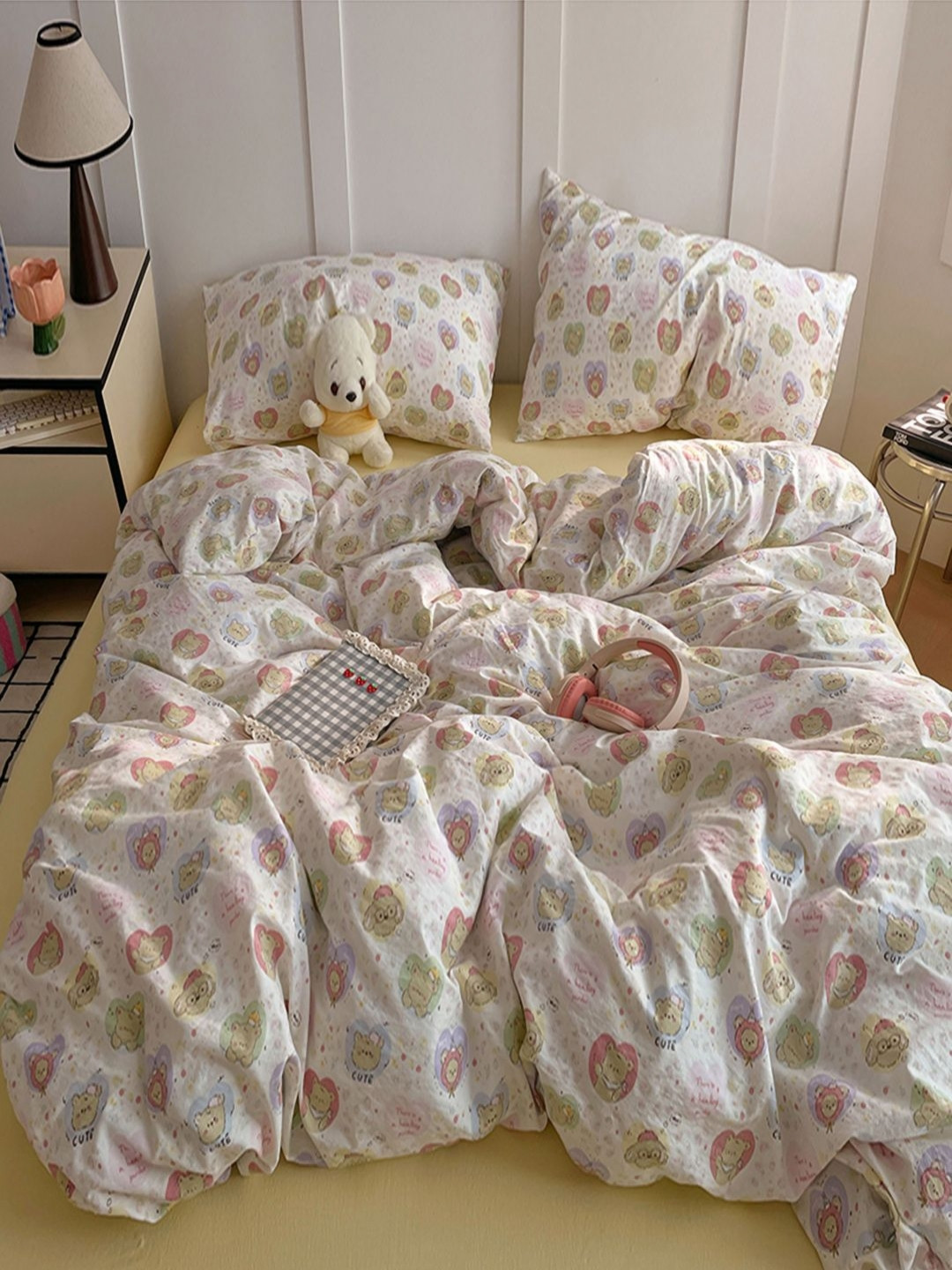 JC HOME Yellow & Brown Cartoon Characters Printed Double Extra Large Regular Bedding Set