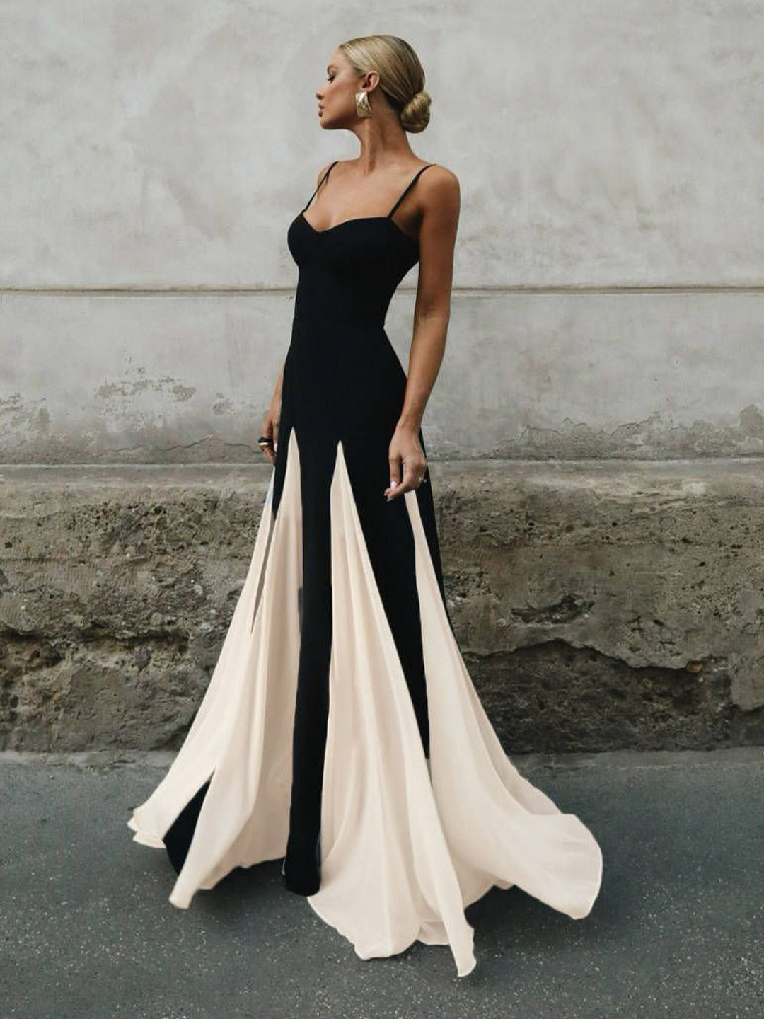 bebe Contrast Colorblock Spaghetti Strap Sweetheart Neck Godet Maxi Dress