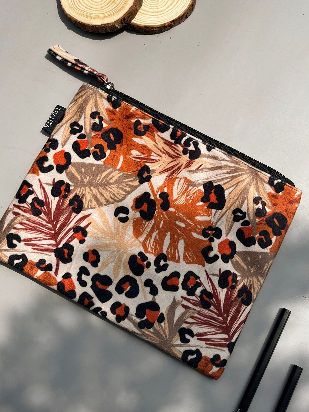 TSANTA Brown & Beige Leopard Printed Pouch