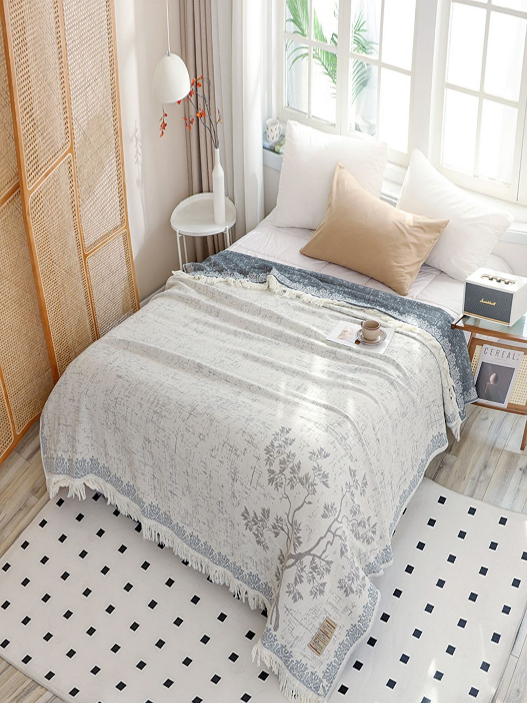 JC HOME Black & White Floral AC Room 380 GSM Single Bed Quilt