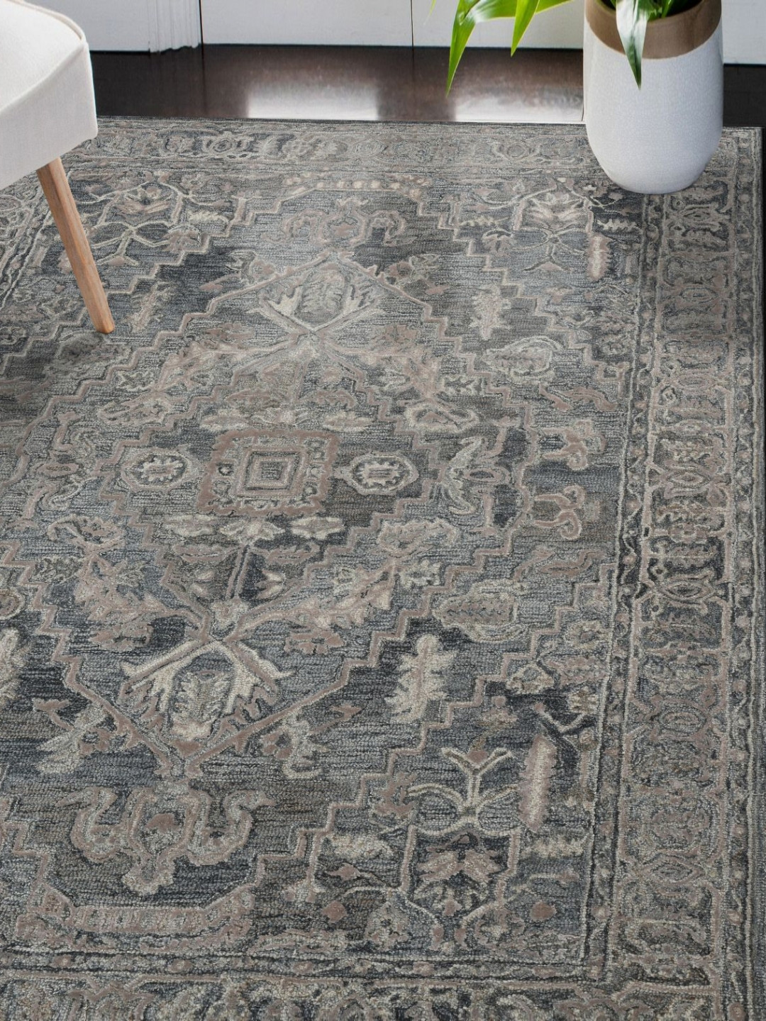 saraswatii global Vestige Kilim Grey & Beige Ethnic Motifs Hand-Tufted Woollen Carpet