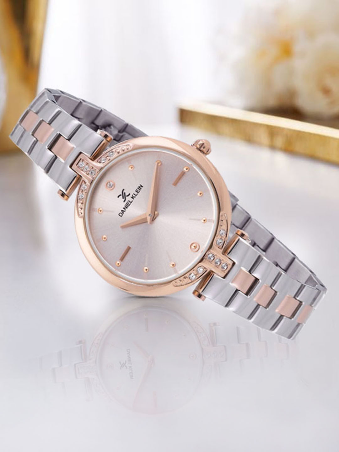 Daniel Klein Women Silver-Toned Analogue Watch DK.1.12320-5