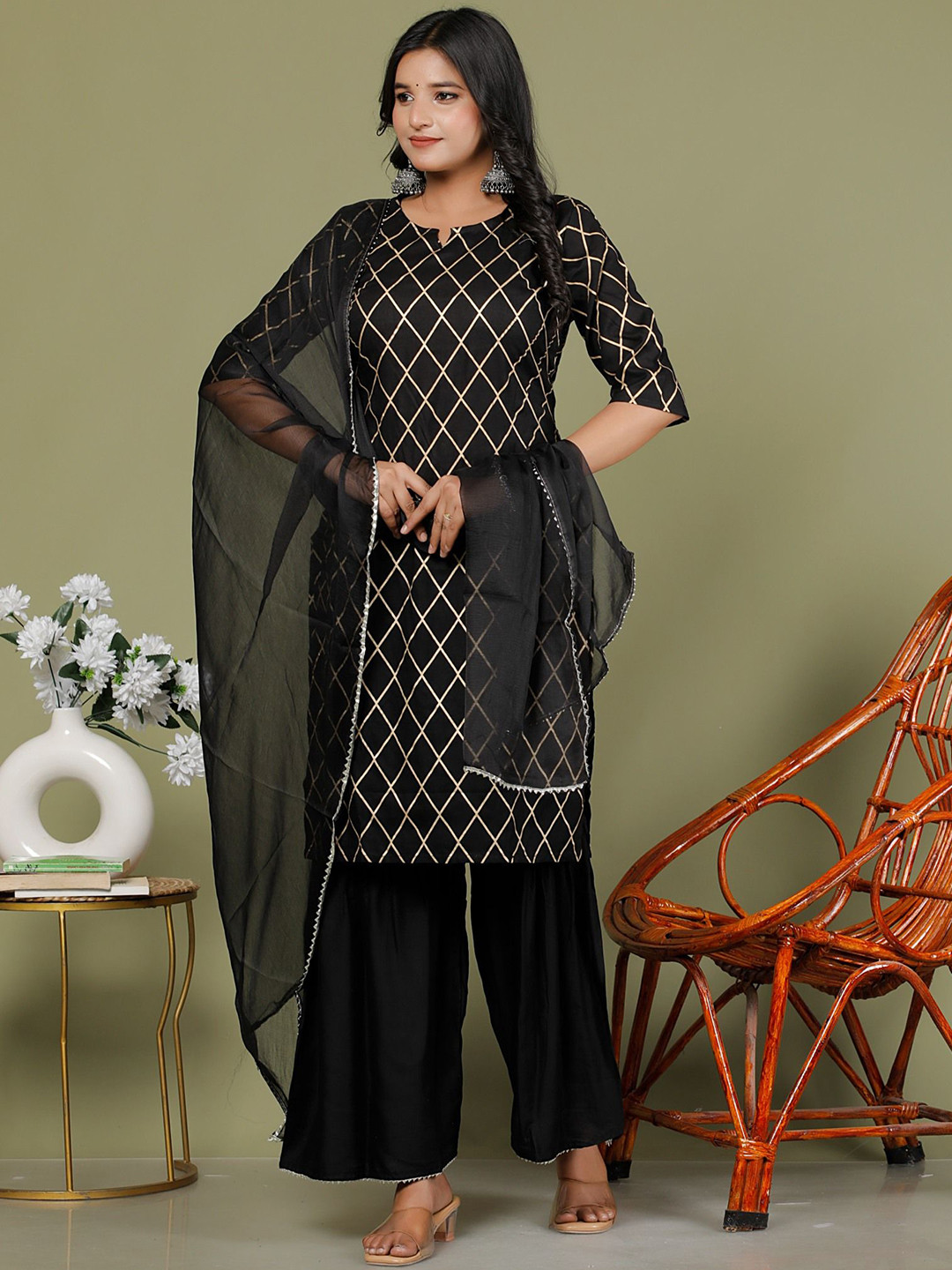 ROOTSOUL Geoemtric Printed Notch Neck Straight Kurta With Palazzos & Dupatta