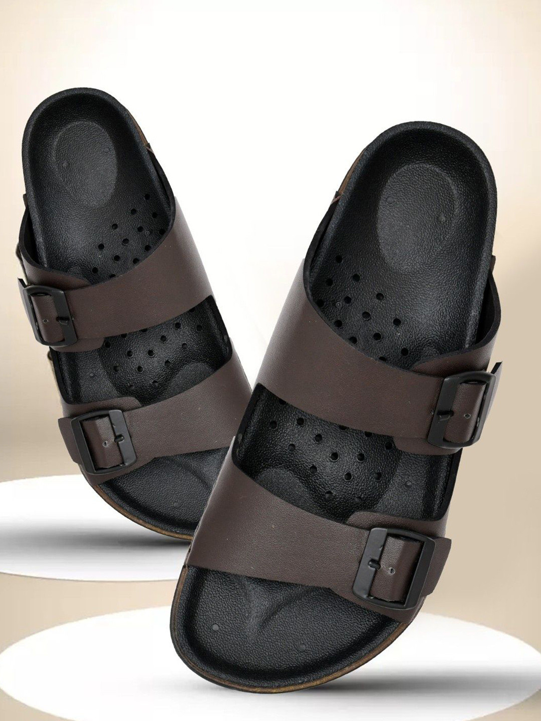 OZJI Men Solid Comfort Sandals with Buckle
