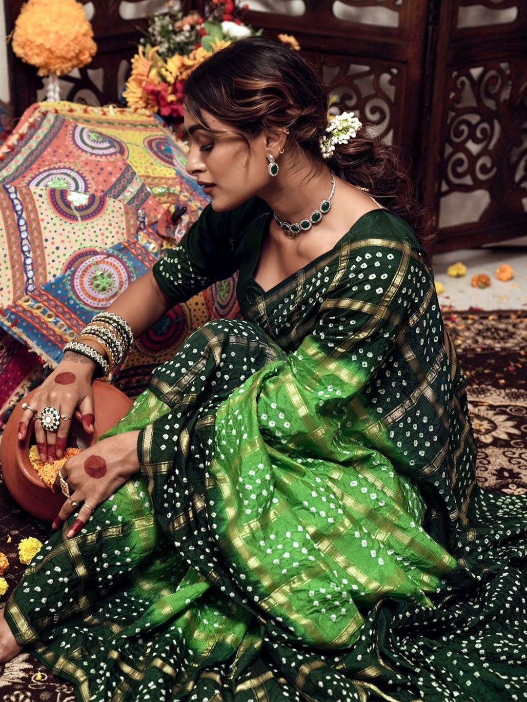Taavi Bandhani Printed Zari Border & Pallu Saree with Unstitched Blouse