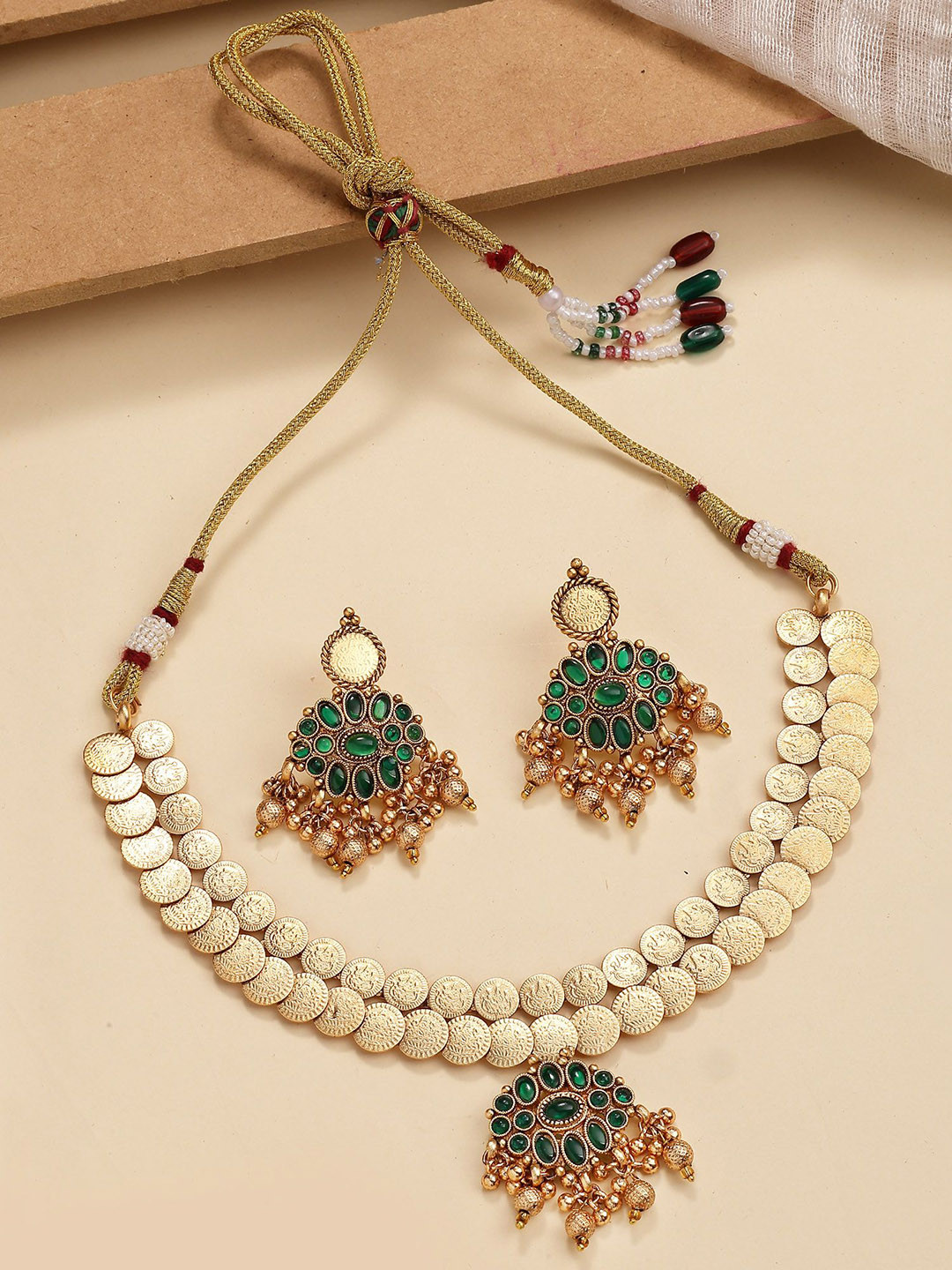KARATCART Gold-Plated Kundan Studded & Beaded Laxmi Mata Coin Design Temple Jewellery Set