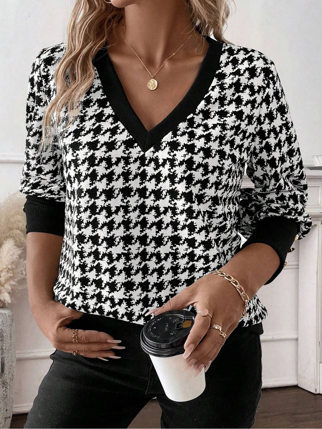 StyleCast Graphic Print Cuffed Sleeves Regular Top
