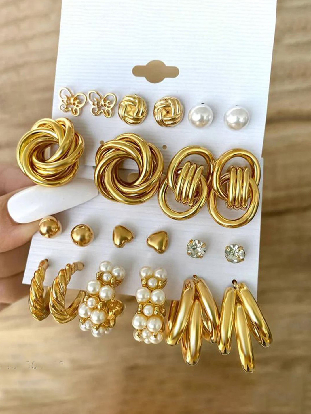 GOLDIWALA Set of 11Gold-Plated Pearls Beads Beaded Circular Shaped Hoop Earrings