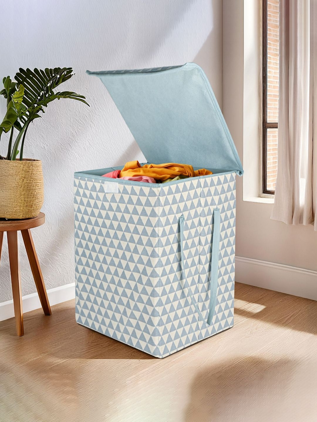 Aura White & Grey Triangular Printed Foldable Laundry Bag With Lid 75 L