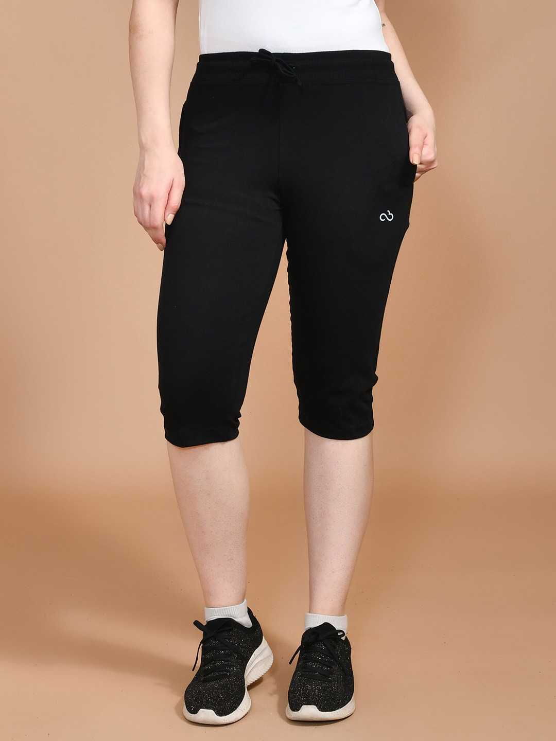 SKYKNIT Women Regular Fit Mid-Rise Capris