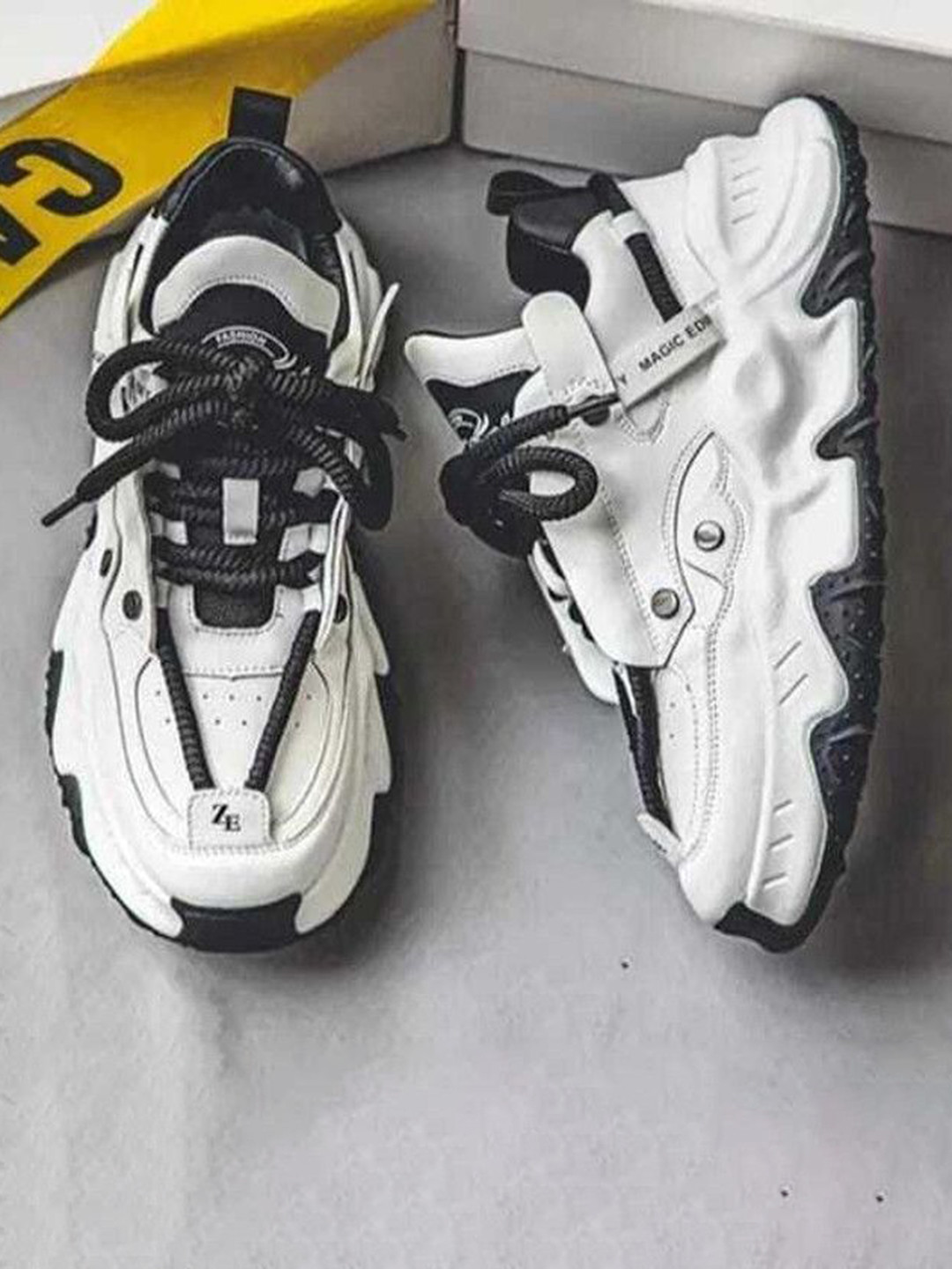 Vechlo Men Woven Design Lace-Ups Sneakers