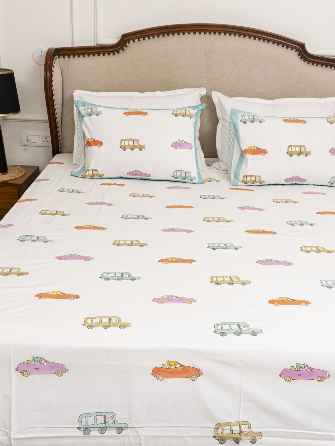 MuddnMe White Graphic Pure Cotton Skin-Friendly 300 TC Queen Superfine Bedsheet with a Pillow Cover-228.6 x 274.32 cm