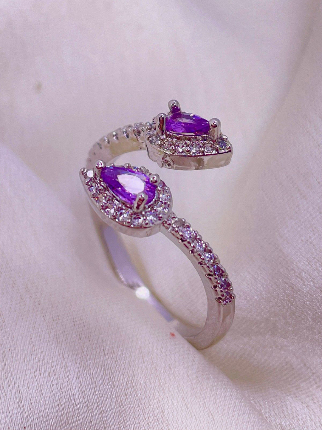 ISHKAARA Rhodium-Plated Twin Crystal Gleam Finger Ring