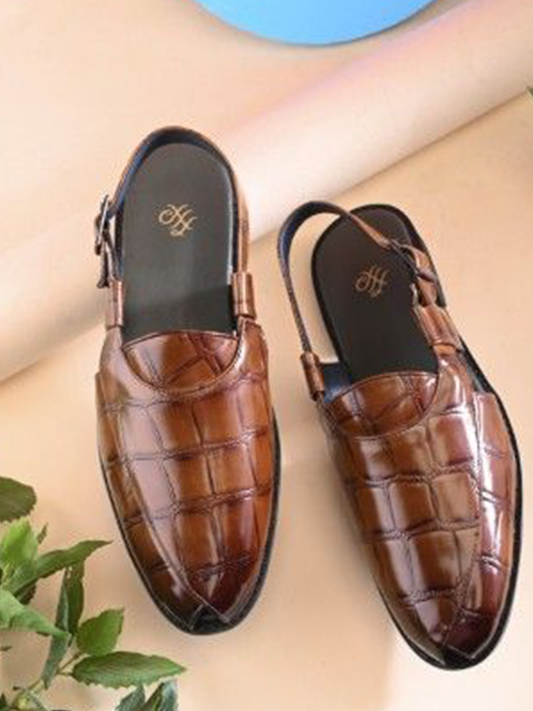 House of Pataudi Men Casual Textured Peshawari Sandal With Buckle