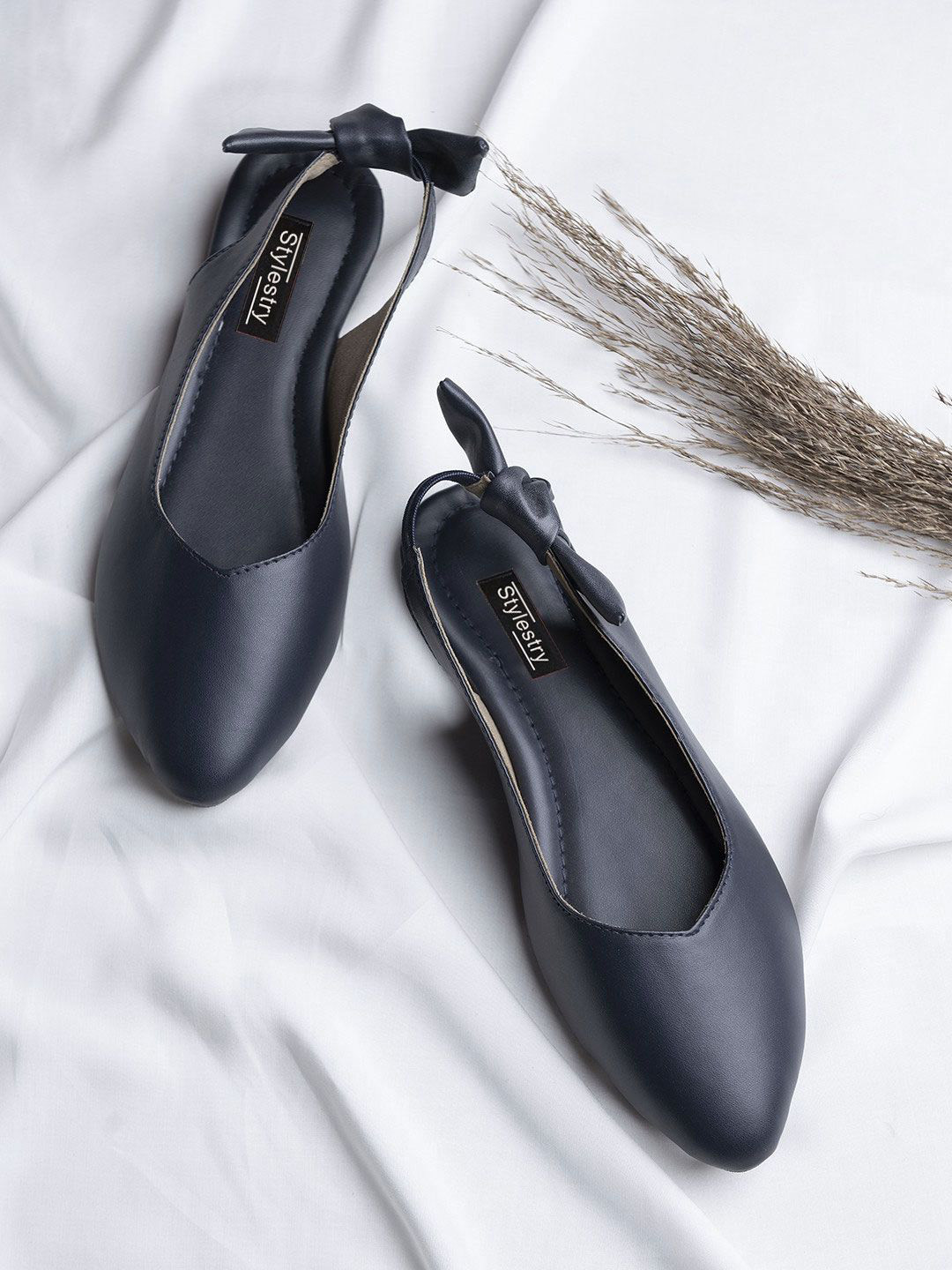 Stylestry Women Pointed Toe Ballerinas