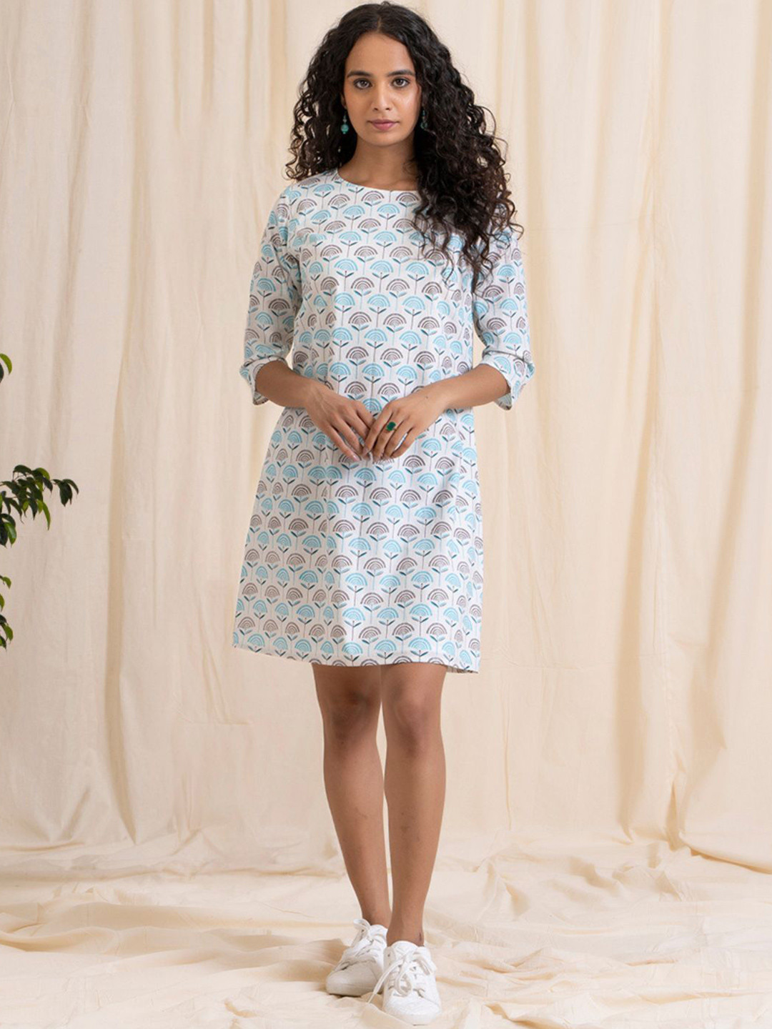 AKISO Women Floral Printed Round Neck Short A Line Dress