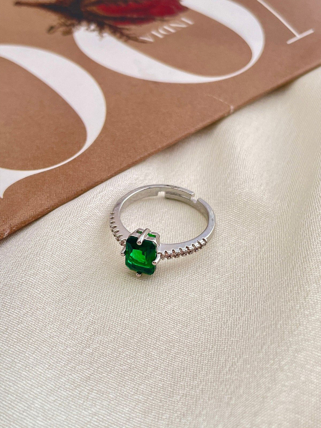 ISHKAARA Rhodium-Plated Rectangle Crystal Finger Ring