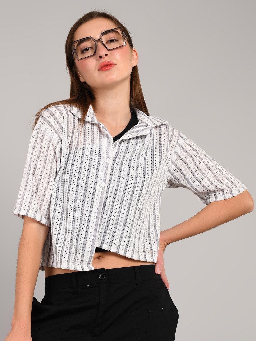 MAYKR Self Design Spread Collar Short Sleeves Casual Crop Shirt