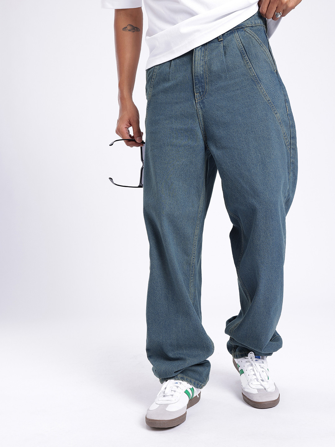 glitchez Men Loose Cropped Fit Pleated Jeans