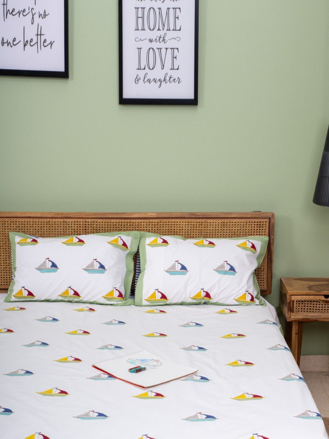 MuddnMe Float The Boat White Graphic Pure Cotton 300 TC Double Fine Bedsheet with a Pillow Cover-60 x 90 inches