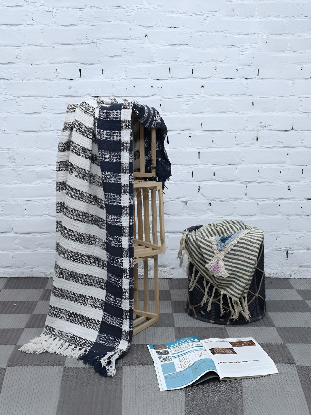 Weave Abode Unisex Blue & White Self-Designed Fringed Throws
