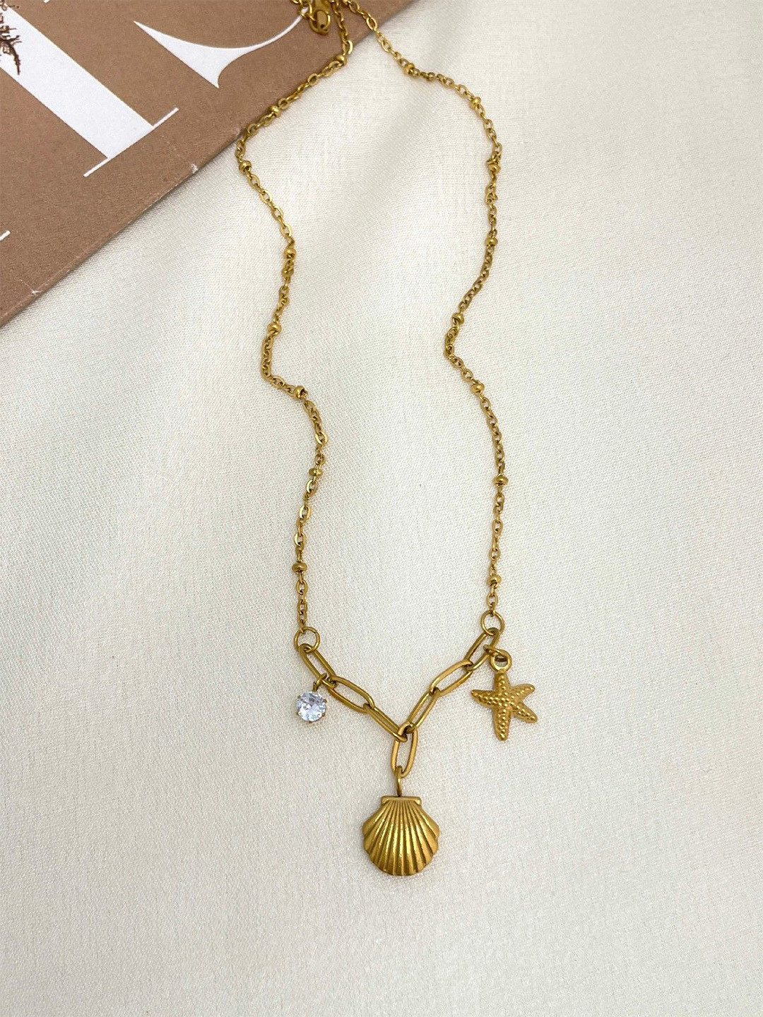 ISHKAARA Gold-Plated Shell and Sea Star Chain