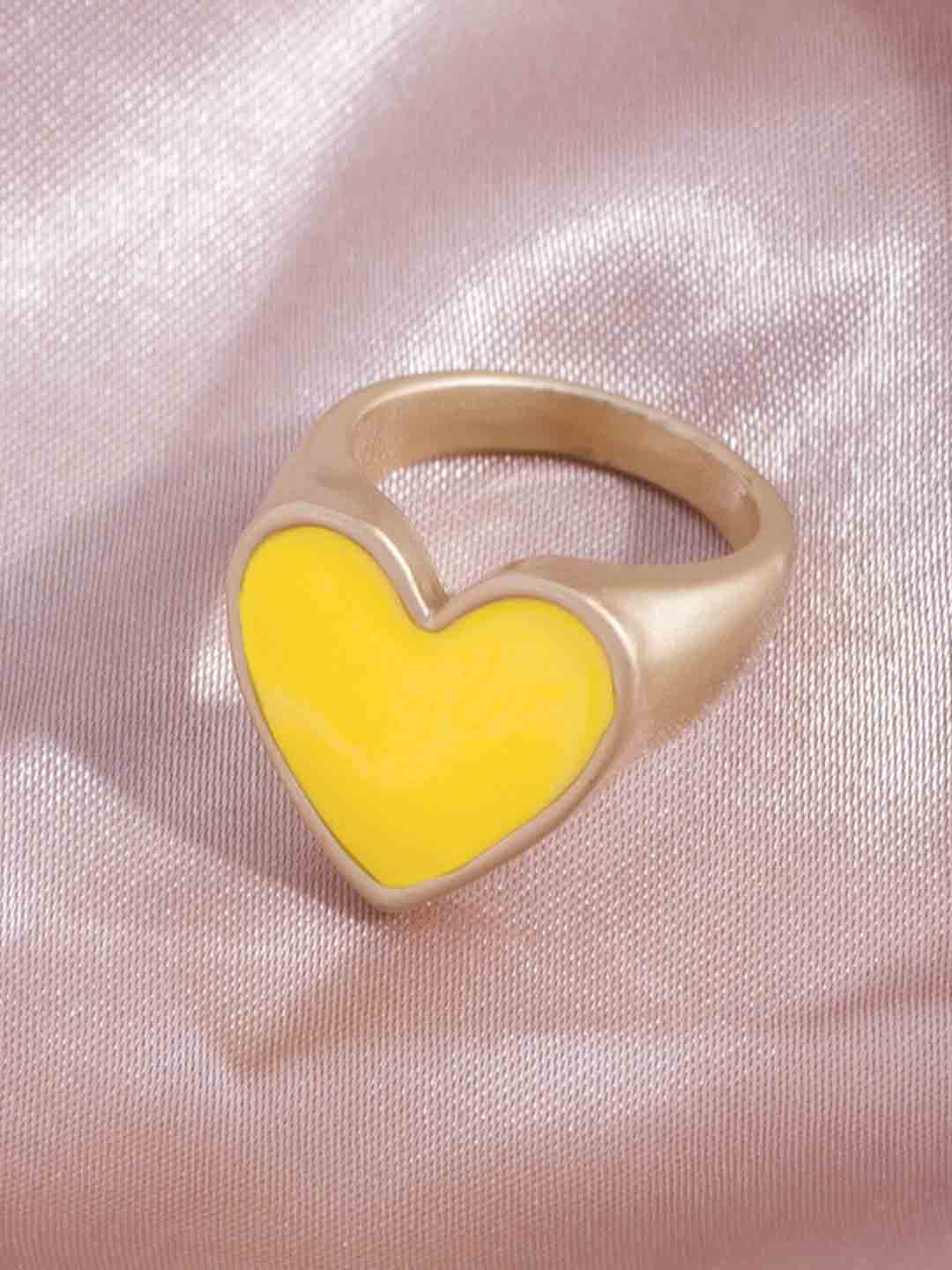 Arzonai Women Heart Shaped Ring