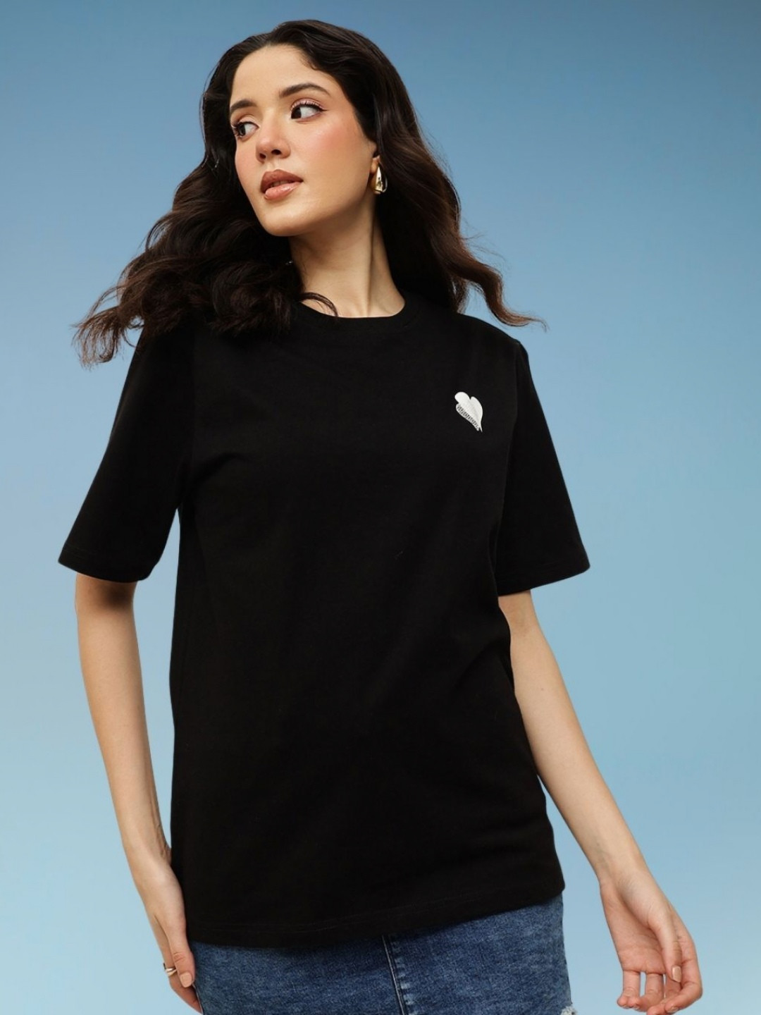 Espresso Applique Round Neck Pure Cotton Relaxed Fit T-shirt
