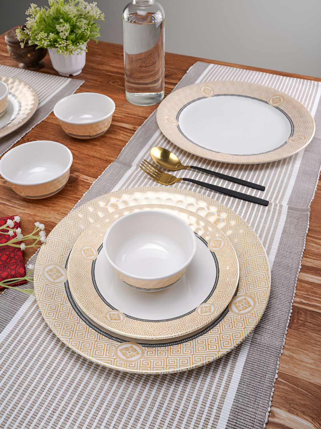 Aura White Round Shaped Textured Designed Melamine Microwave Safe 18 Piece Dinner Set