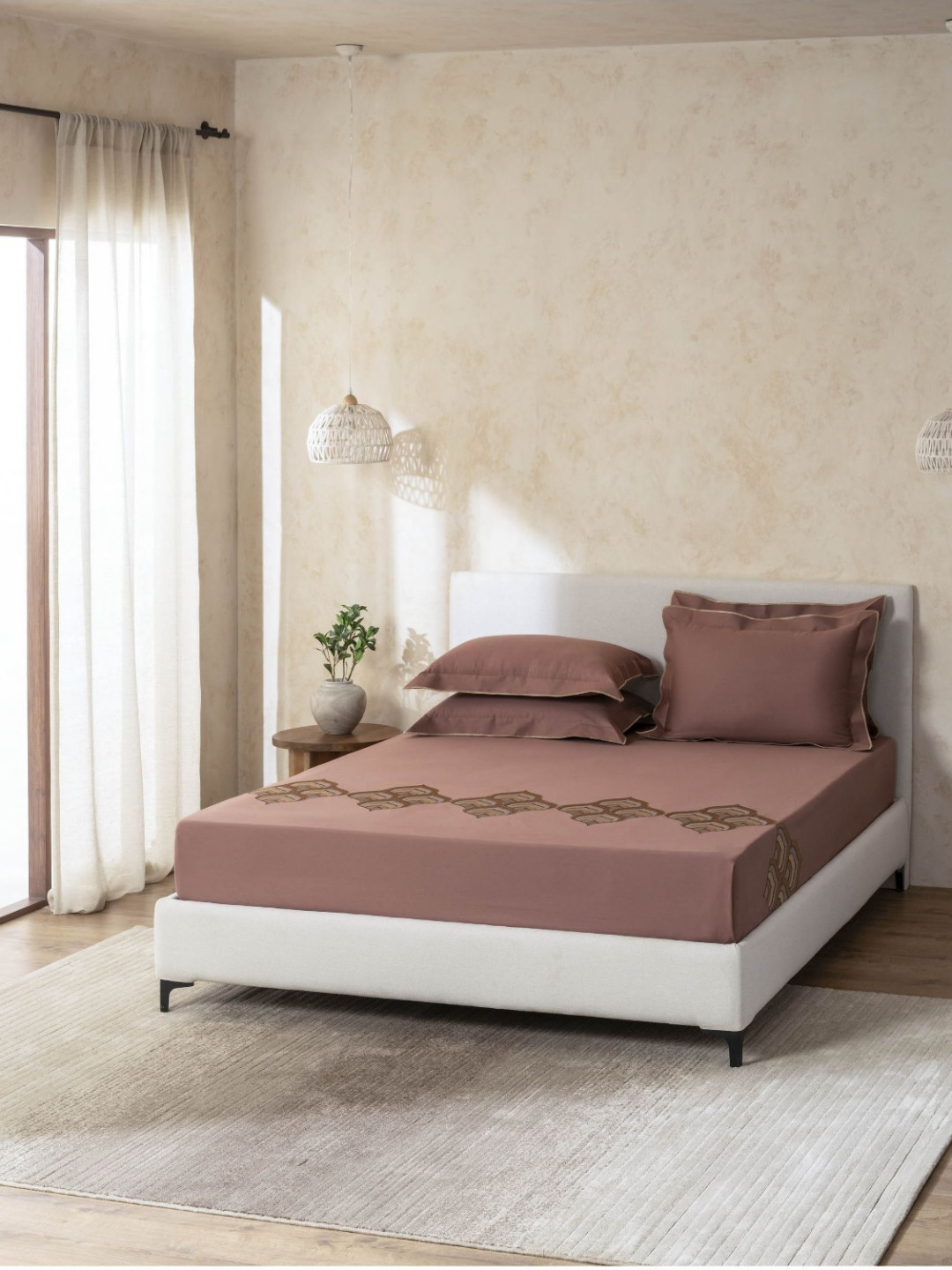 SANSAAR A DDECOR BRAND LIVE CONSCIOUSLY Mauve Cotton King Bedsheet Set-2.74 m x 2.74 m