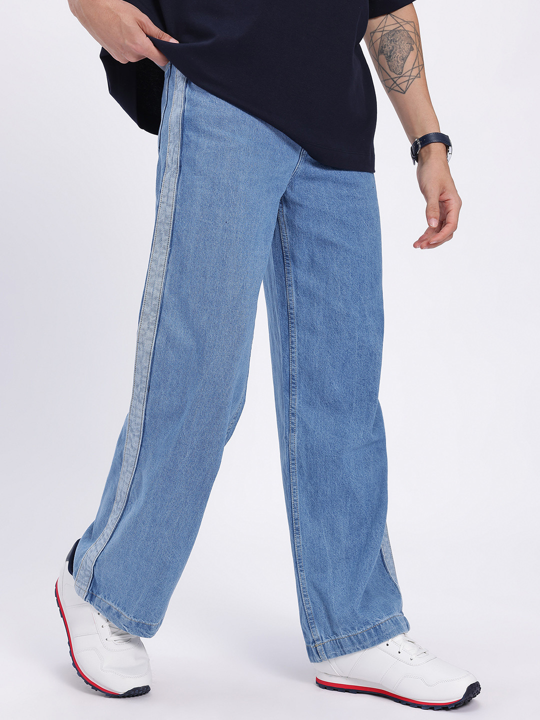glitchez Men Mid-Rise Pure Cotton Wide Leg Jeans with Side Stripes