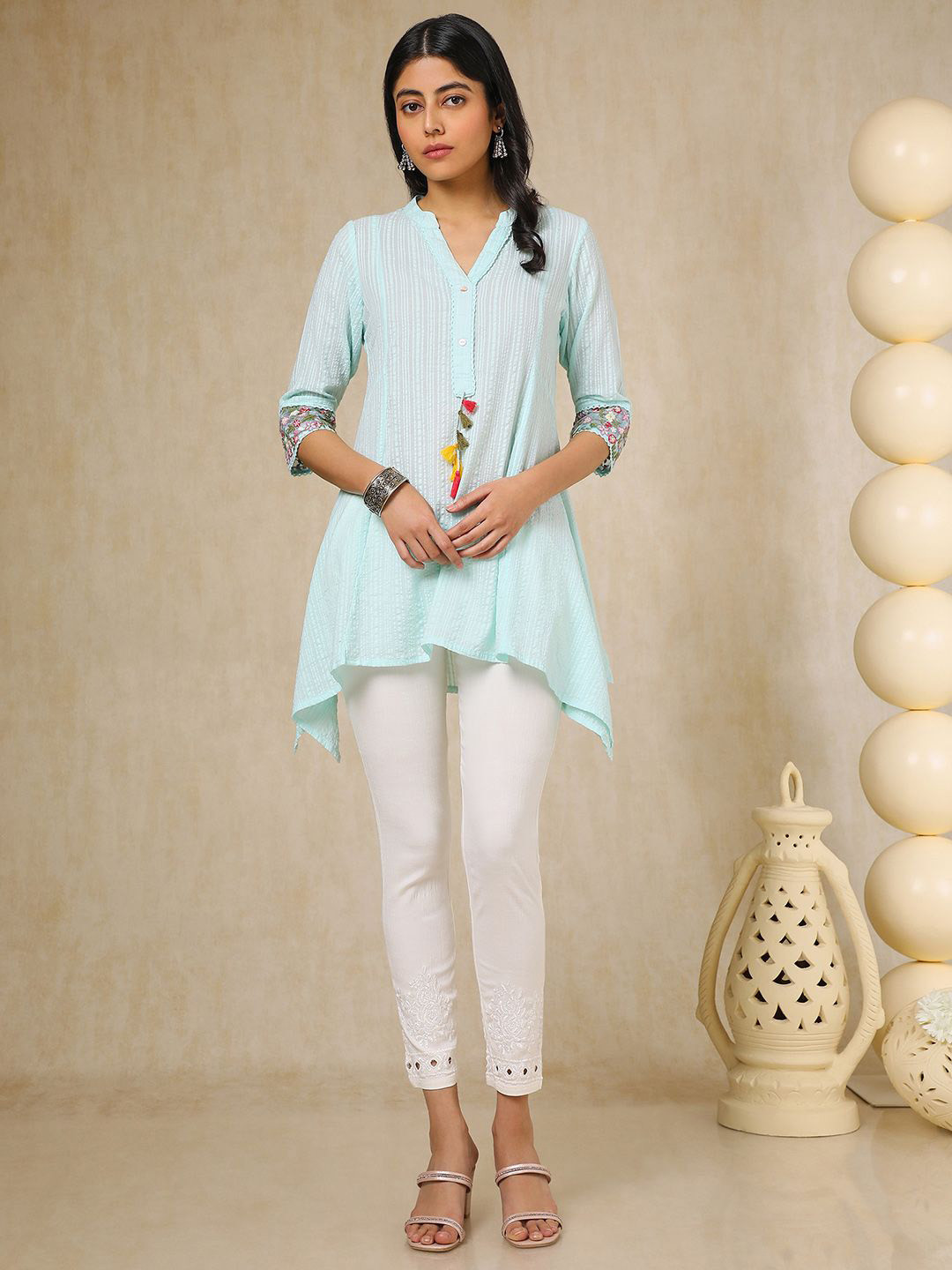 Soch Women Floral Thread Work Slim Fit Cigarette Trousers