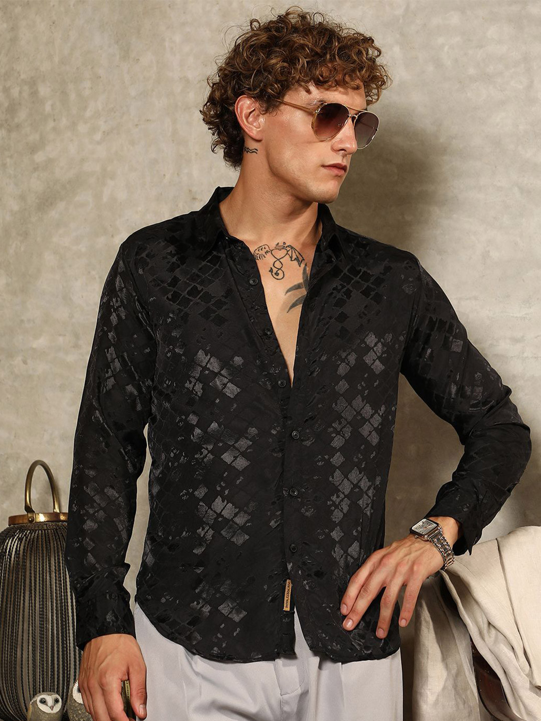 Campus Sutra Comfort Noir-Cubic Textured Self Design Regular Fit Casual Shirt