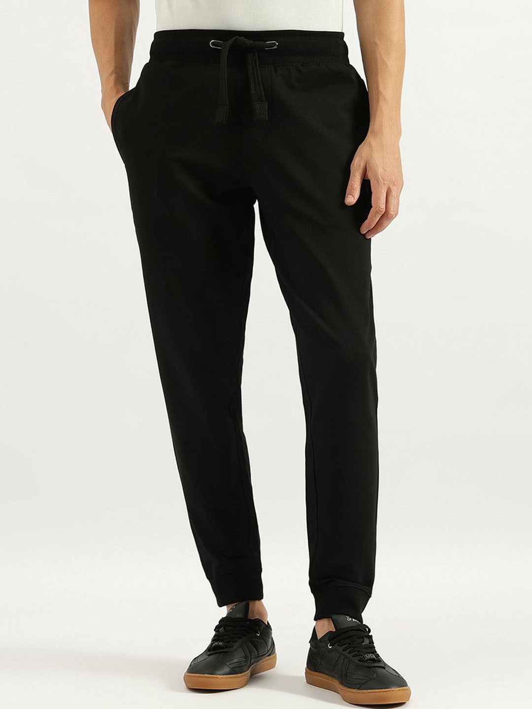 United Colors of Benetton Men Slim-Fit Mid Rise Joggers