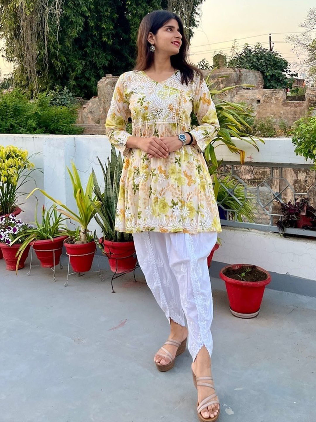 Everything In Chikankari Women Mulmul Chikankari A-line Short Kurti