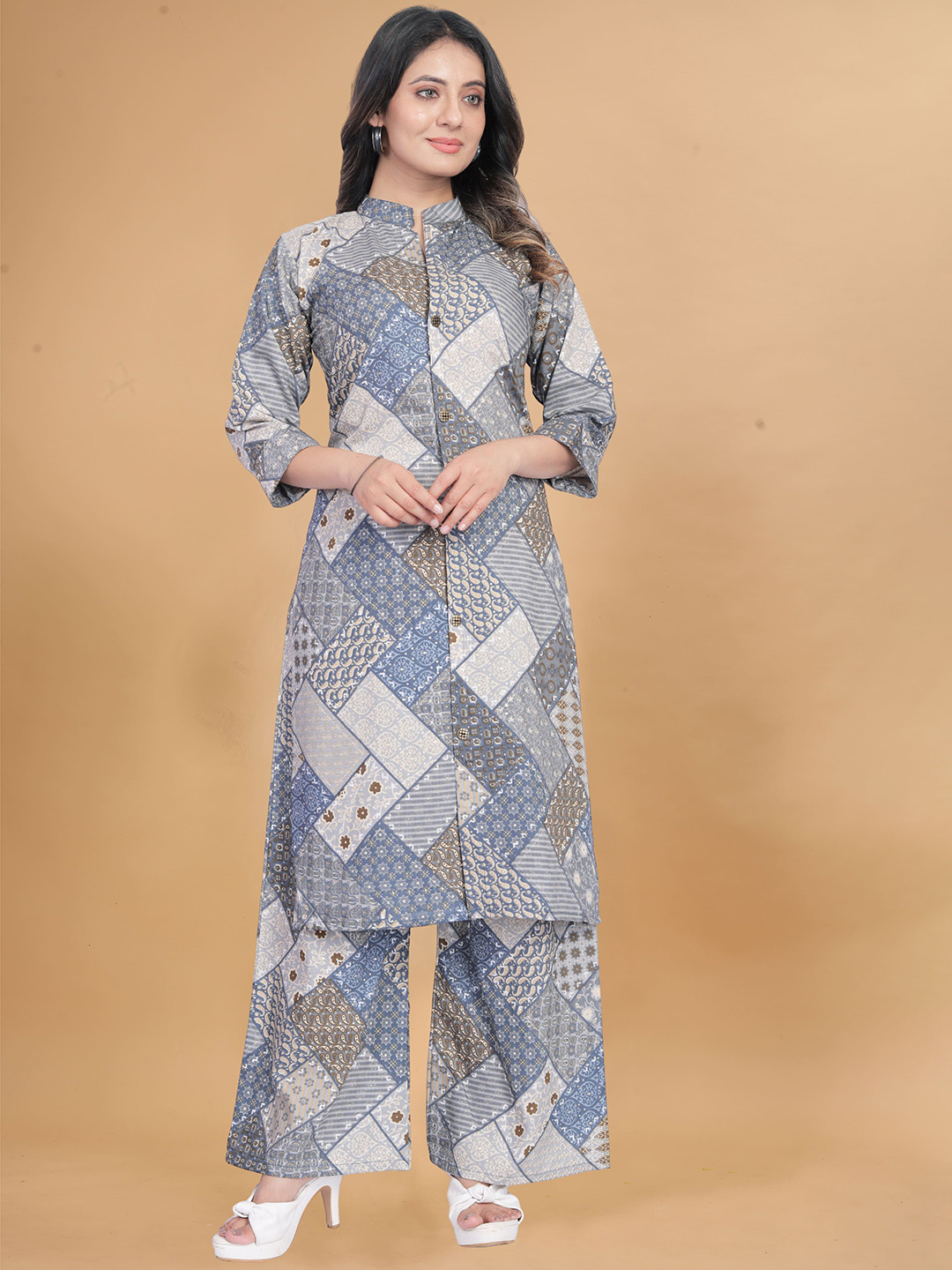 SHREE PAKHI Printed Mandarin Collar Neck Top With Trousers Co-Ords