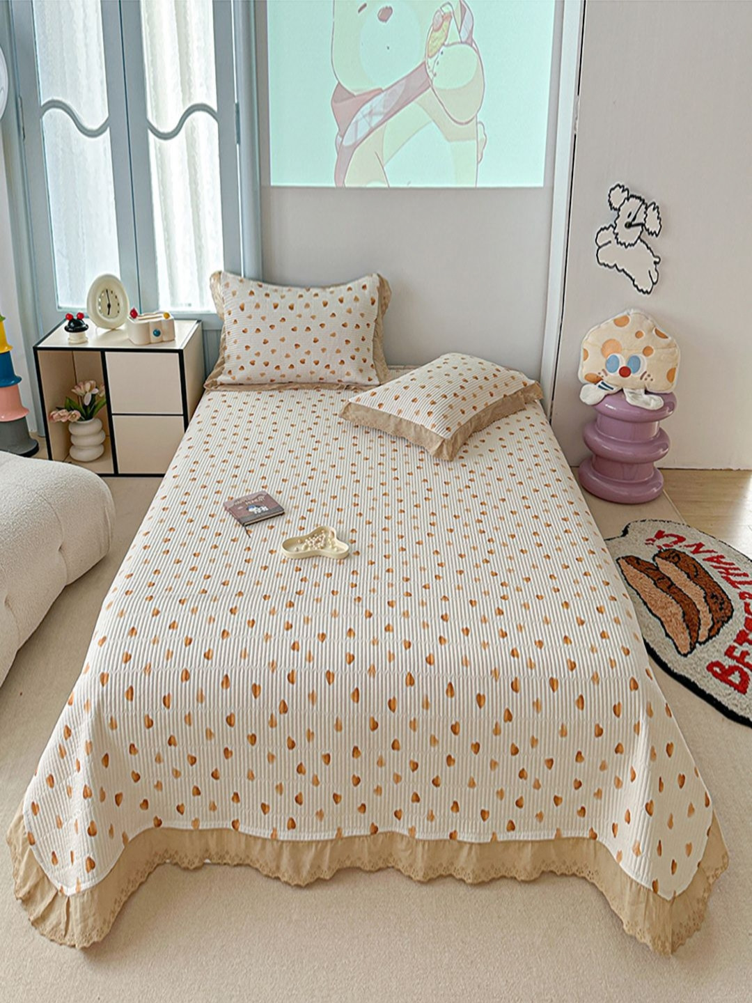 JC HOME Unisex Hearts Printed Double Super king Bed Cover & 2 Pillow Covers