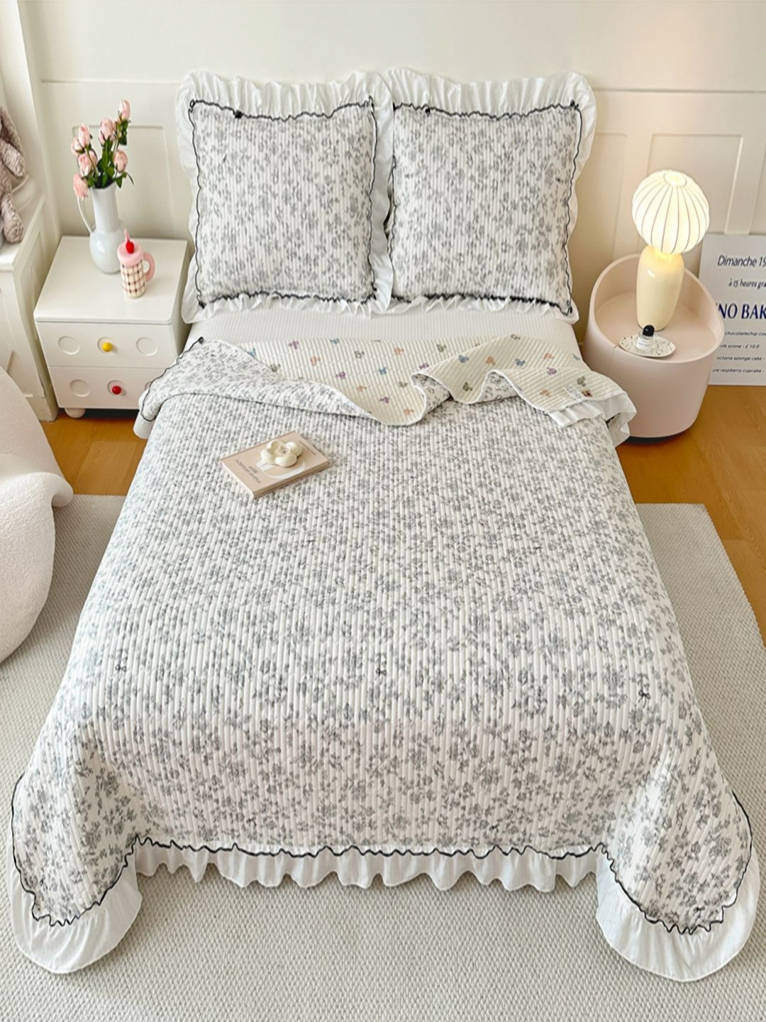 JC HOME Unisex Floral Printed Bedsheet with 2 Pillow Covers