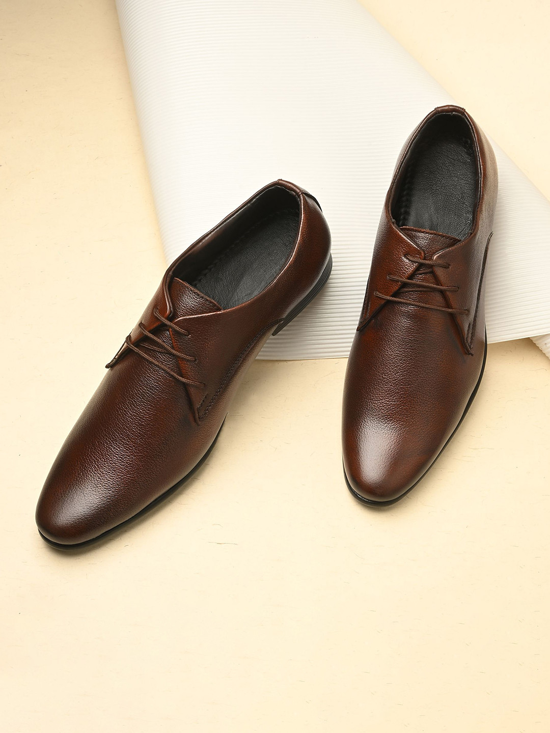 Butello Men Textured Leather Oxfords